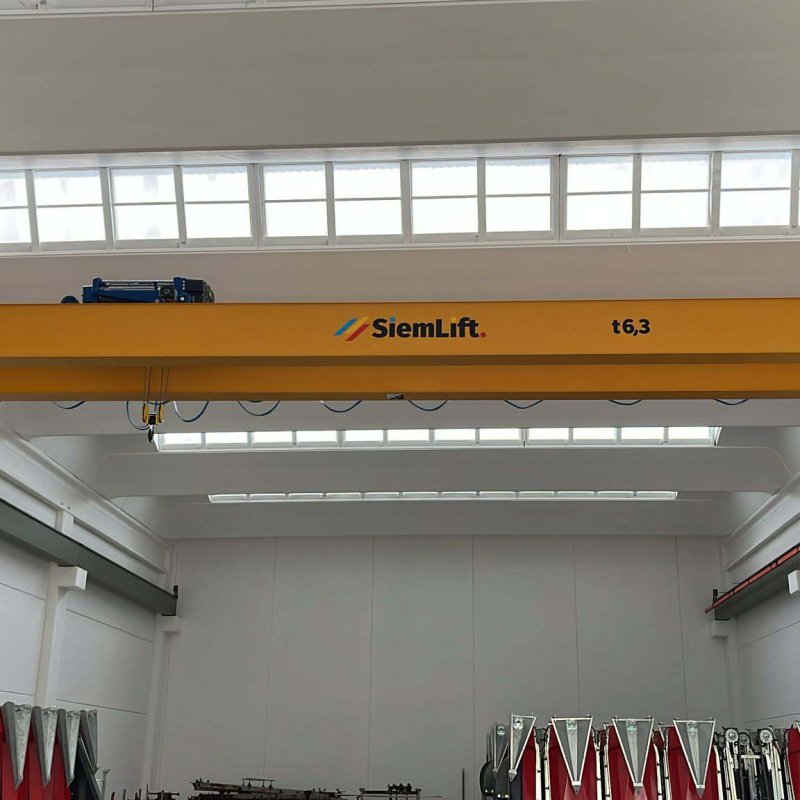 gru-bitrave-siemlift-per-azienda-produttiva-lecco-milano