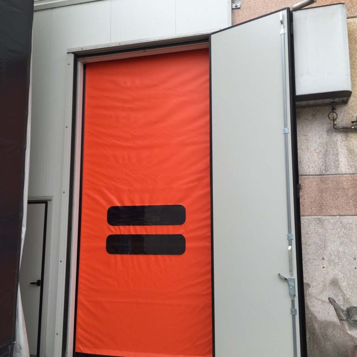 siemlift-porta-rapida-con-porta-a-libro-isolante
